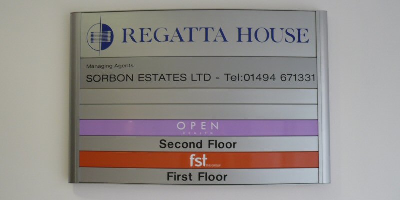 Regatta House Signage - Evans Graphics